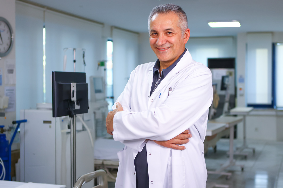 Dr. Adem Sezen